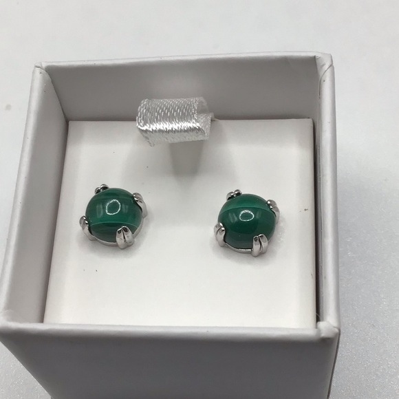 Jewelry - New Emerald Stone Earrings